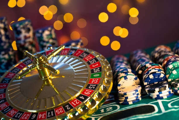 Fortune Ox slot game interface on Android and iOS screens showing spin controls and paytable